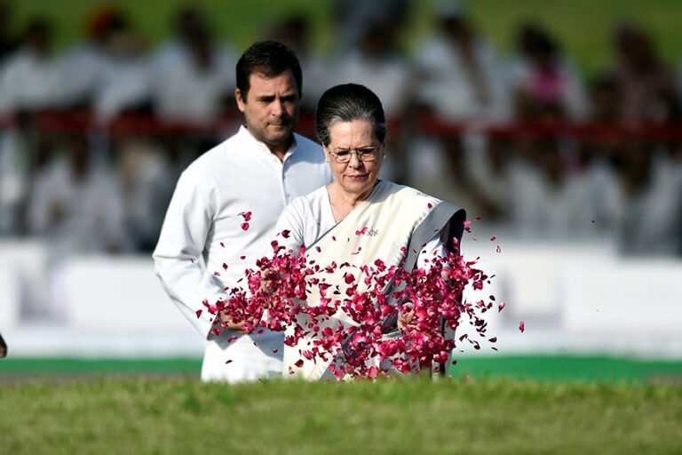 Rahul Gandhi Sonia Gandhi Pay Tribute to Nehru on 55th Death Anniversary 1