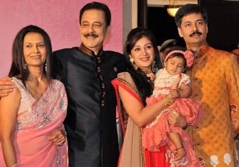 1404736475 Subrata Roy family8