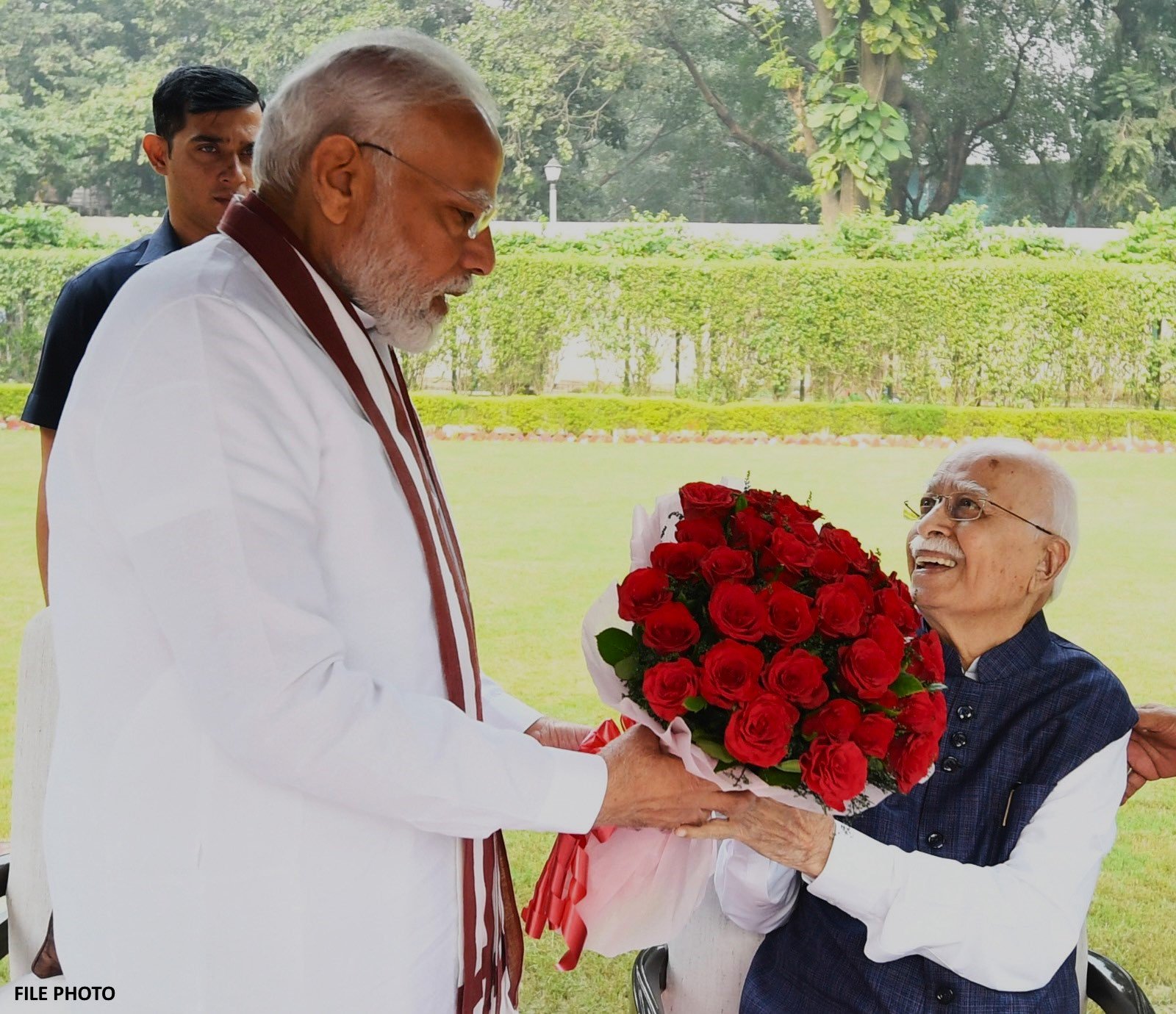 Bharat Ratna Lal Krishna Advani: आंख में आंसू भर आए, जब पीएम मोदी से दी आडवाणी को 'भारत रत्न' होने की सूचना 1 NarendraModi LalKrishnaAdvani PrimeTimeBharat1