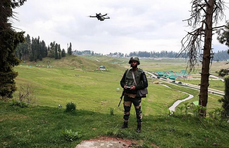 Operation Sindoor: पाकिस्तान को मुंहतोड़ जवाब, मगर सीमा पर सांसत बरकरार 1 Indo Pak War Kashmir Prime Time Bharat