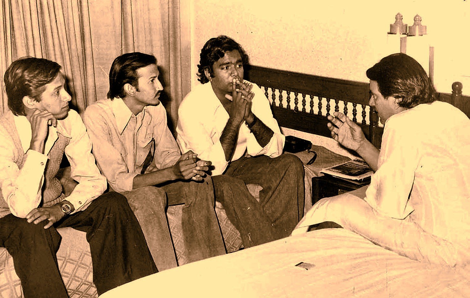 Dharmendra: जिंदादिल और शायर अभिनेता धर्मेंद्र की खूबसूरती को आखरी सलाम...! 2 Dharmendra Om Thanvi Prime Time Bharat