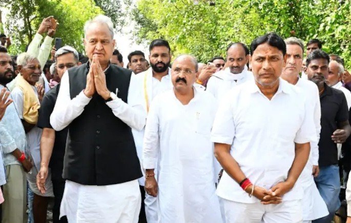 Rajasthan: गहलोत का सियासी कद बढ़ा उपचुनाव में कांग्रेस की जीत से 2 Pramod Jain Bhaya Ashok Gehkot Prime Time Bharat 1