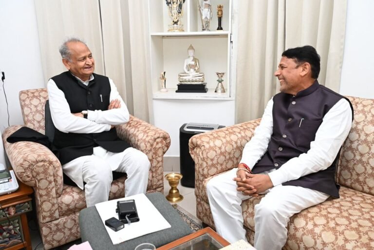 Rajasthan: गहलोत का सियासी कद बढ़ा उपचुनाव में कांग्रेस की जीत से Pramod Jain Bhaya Ashok Gehkot Prime Time Bharat