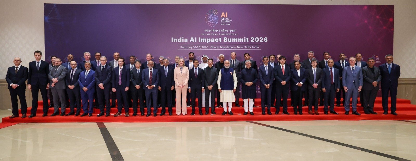 AISummit: राहुल गांधी का इशारा, कांग्रेस का शर्टलैस प्रदर्शन और बीजेपी का विरोध 1 AI Summit Prime Time Bharat