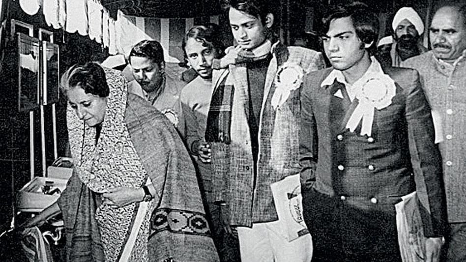 Ashok Gehlot: एनएसयूआई से लेकर अब तक हर दौर में प्रासंगिक रहे हैं गहलोत 1 Ashok Gehlot Indira Gandhi Prime Time Bharat