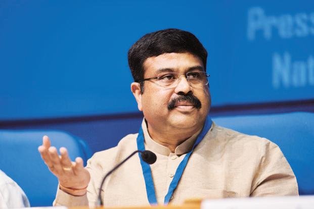 Dharmendra Pradhan: मोदी सरकार में पहली बार मंत्री के इस्तीफे की रणनीति और राजनीति 1 Dharmendra Pradhan Minister Prime Time Bharat