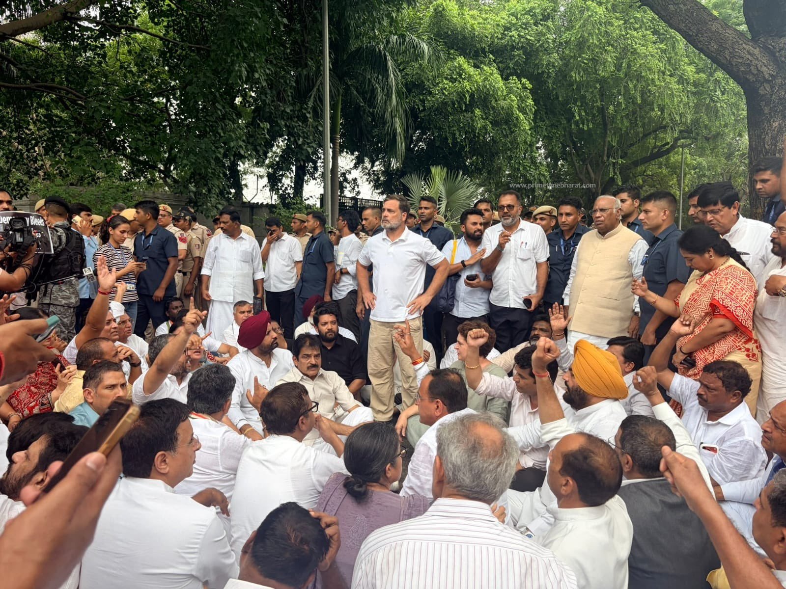 CJP Protest: सियासत सोख लेती है आंदोलन की आग, नेता निखरते हैं, आंदोलन मरते हैं! 1 HNwAmI9boAARclk
