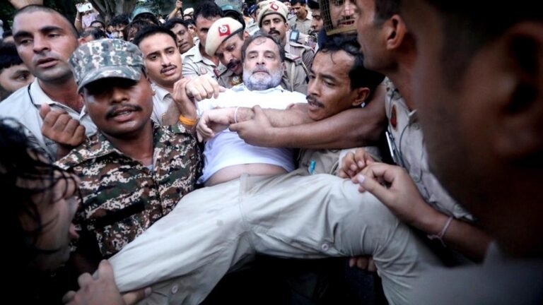 CJP Protest: सियासत सोख लेती है आंदोलन की आग, नेता निखरते हैं, आंदोलन मरते हैं! Rahul Gandhi Protest Cocroach Janta Party Prime Time Bharat